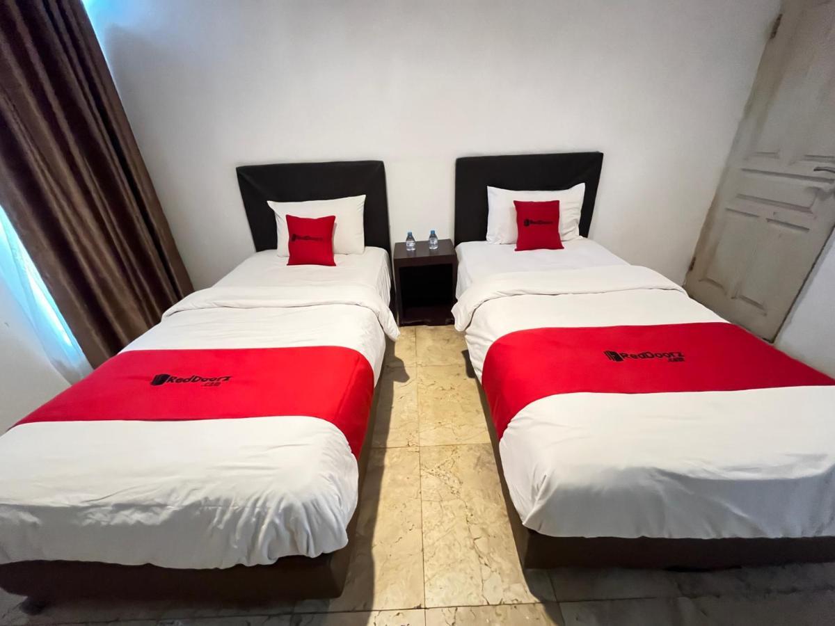 Reddoorz Near Kantor Walikota Manado Zewnętrze zdjęcie