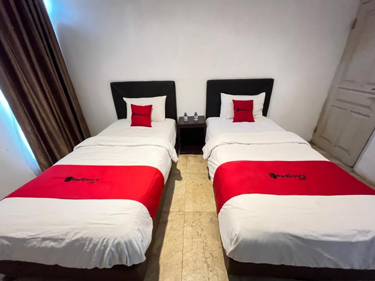 Reddoorz Near Kantor Walikota Manado Zewnętrze zdjęcie