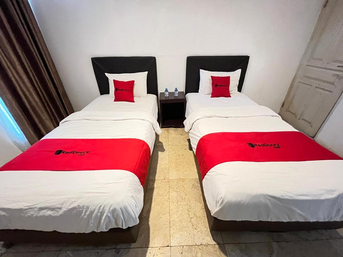 Reddoorz Near Kantor Walikota Manado Zewnętrze zdjęcie