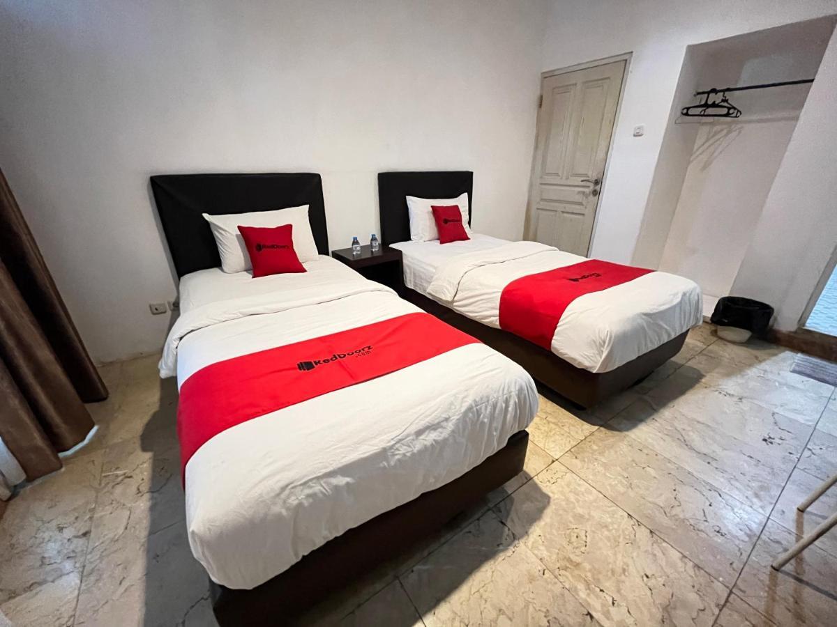 Reddoorz Near Kantor Walikota Manado Zewnętrze zdjęcie